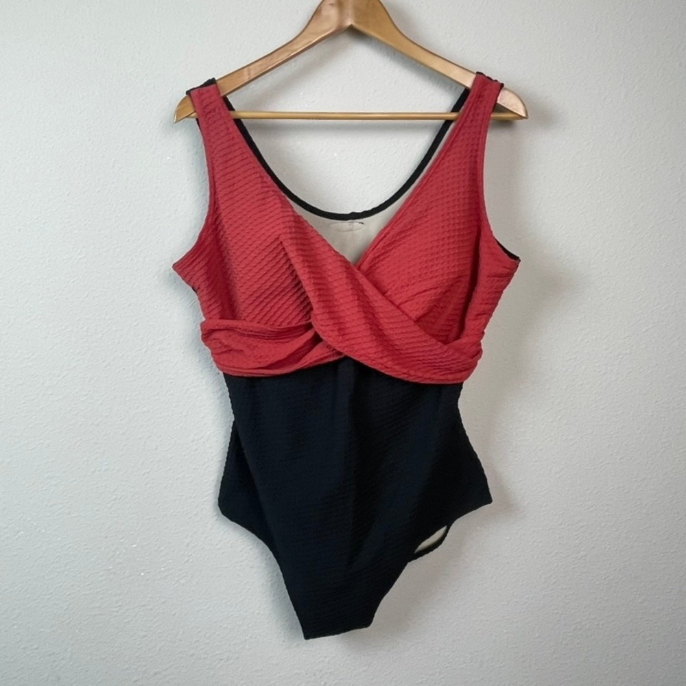 Aquamore One Piece Swimsuit Women Sz 18W Red Black Colorblock Textured Modest